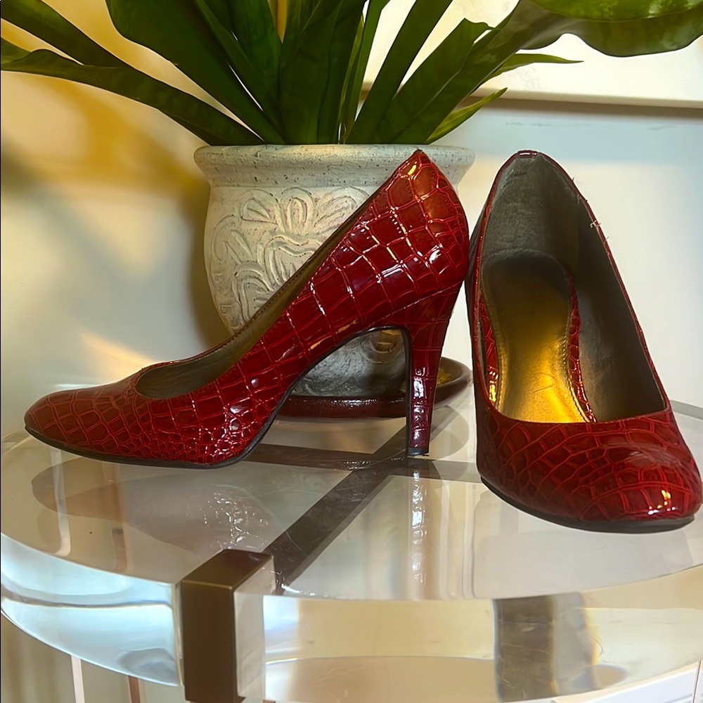 Elegant Red Crocodile-Embossed Heels